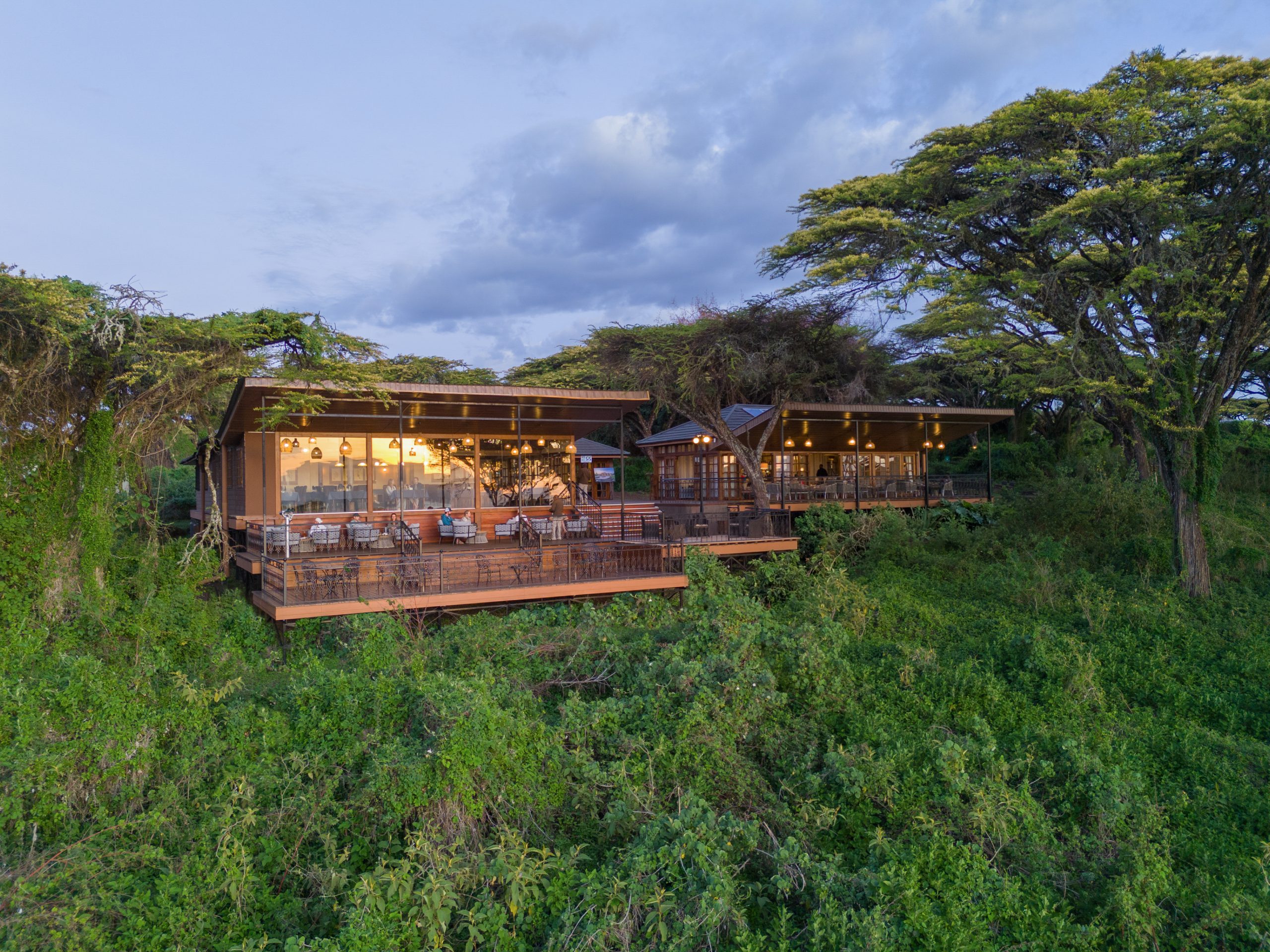Lionspaw Lodge exterior